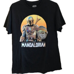 𝅺STAR Wars Mandalorian size L men’s t-shirt.  Black.